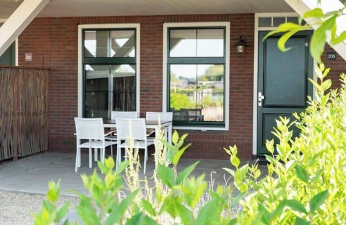 Uitdam House | Flat with 2 bedrooms, sauna and garden/balcony