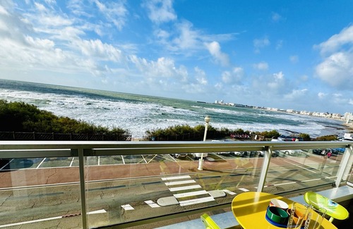 Bourgenay Apartment | Flat with breathtaking views over the Bay of Les Sables