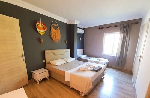 Bozburun Apartment | Flat with Balcony near Beach in Bozburun