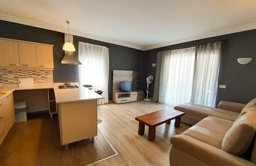 Bozburun Apartment | Flat with Balcony near Beach in Bozburun