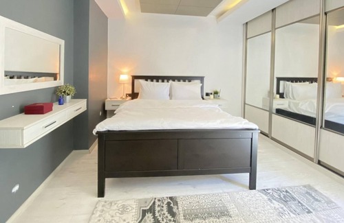 Uskudar Apartment | Flat with Bosphorus View and Backyard in Uskudar