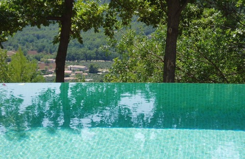 Seillans Apartment | Flat with unparalleled views in the South of France and a superb swimming pool