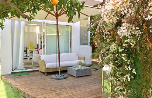 Las Brisas House | Flatguest - Glass House