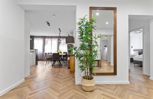 Ludwigsvorstadt-Kliniken Apartment | Flatista Homes - Central Station - 4 BR