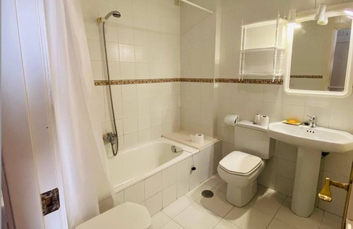 Alcossebre Apartment | Flatlet 4/6 pers, centrally located and 150m. from the beach and pool. Ideal families.