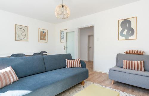 Oststadt/Stadtfeld Apartment | FLATLIGHT - Shiny Apartment - Balcony - Central - Kitchen