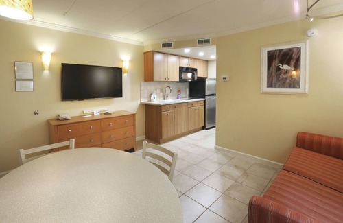 Wildwood Crest Hotel | Fleur De Lis Beach Motel