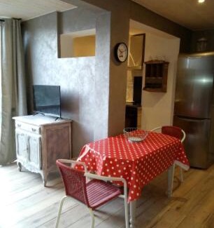 Vals-les-Bains Apartment | fleur de lune