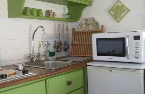 Sigalens House | Fleur des Champs" caravan, Nordic bath and shared pool