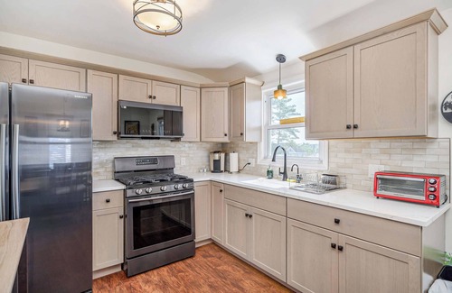 Port Chester Apartment | Flex Comfort Apts of Westchester #2