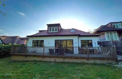Barnhill Apartment | Flexible En-suite 30min to Central London