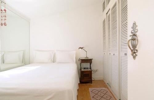 Bairro Alto Apartment | FLH - Santa Catarina's Jewel over Tagus