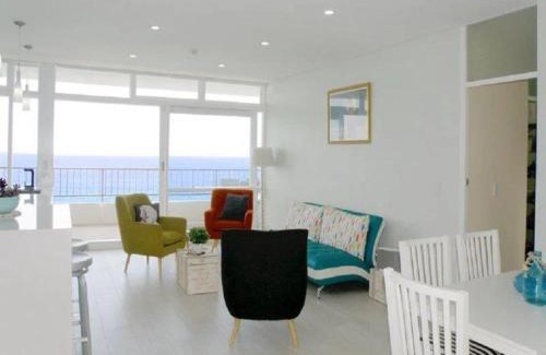 Collaroy Beach Apartment | Flight Deck - Iconic Beachfront