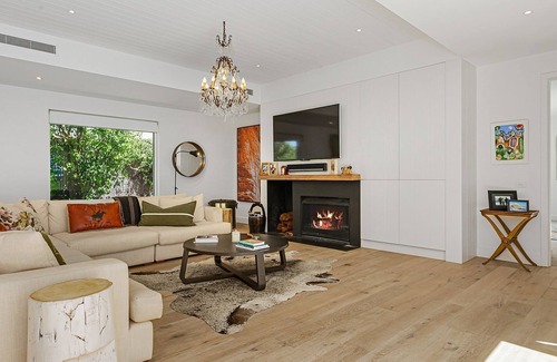 Flinders House | Flinders Fields - Modern home with Rural outlook and Heated Pool