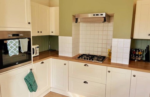 Littlehampton Cottage | Flint Cottage - a charming seaside escape