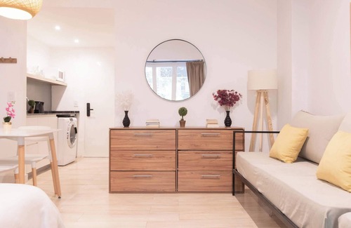 Palermo Condo | Fliphaus + ChicHaus - 9 Lux Units 36 pax