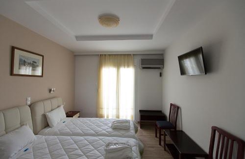 Lokroi House | Flisvos Rooms