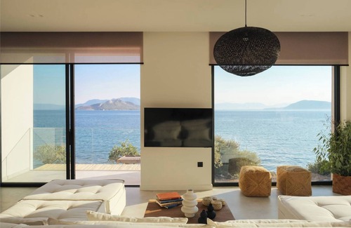 Aegina Villa | Floating Cubes Villa Spa with private Jacuzzi
