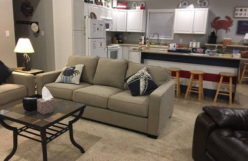 La Follette Boat Rental | Floating Holiday #2 on Norris Lake at Springs Dock Marina. Front row view.