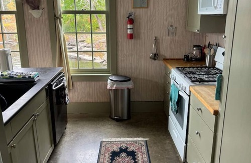 Newcastle Apartment | Floating on Damariscotta Lake