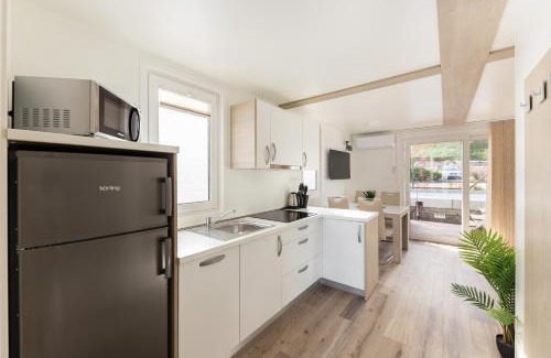 Seca Apartment | Floating Sea House Gong