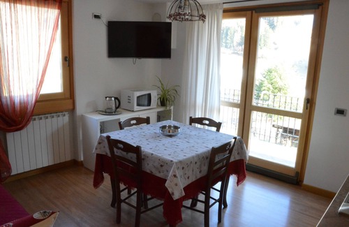 Temu House | Flora Alpina- Genziana apartments with breathtaking views and balcony