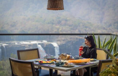 Perumbavoor Resort | Flora Misty Falls Athirappilly