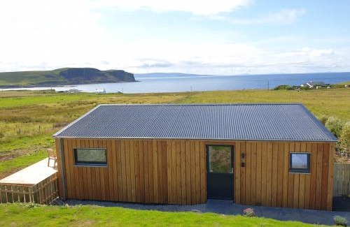 Bornesketaig Ski Chalet | Flora's Cliff View