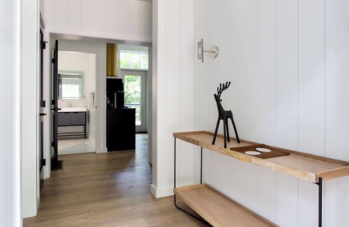 Loudonville Cabin | Flora Springs, Modern 2-bedroom cottage nestled in away with cliff and creek side views