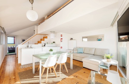 Lordelo do Ouro e Massarelos Apartment | FLORA5 Flora Apartments, Duplex w/Balcony +AC
