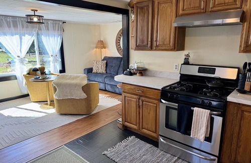 Mattituck House | Floresta House ~ Charming, Cozy, Family Friendly!