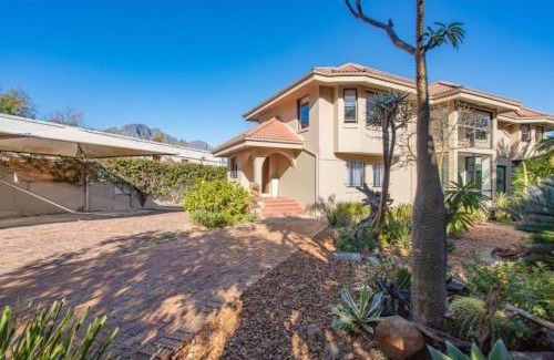 Franschhoek House | Florin’s Crest 3 Bedroom Villa, Franschhoek