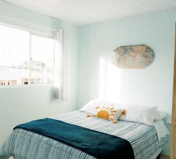 Rio Vermelho Sul House | Floripa - MoçamBlue - Casa 2 quartos, 1 km da Reserva Nacional de Surf, perfeita para famílias ou casais, Wi-Fi, garagem e sossego Praia do Moçambique