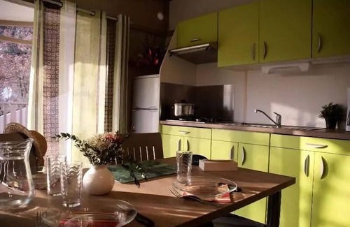 Esparron-de-Verdon Ski Chalet | Flower Camping La Beaume * - Chalet 28m2 CONFORT 2 bedrooms + semi-covered terrace 5 people