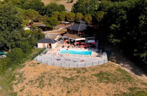 Lissac-sur-Couze Ski Chalet | Flower Camping du Lac du Causse * - Chalet Comfort 26m2 (2 bedrooms) + covered terrace 6m2 lake view 6 people