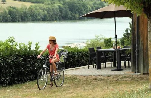 Lissac-sur-Couze Villa | Flower Camping du Lac du Causse * - Cottage 32m2 lake view (2 bedrooms) + open terrace + LV + TV 6 persons