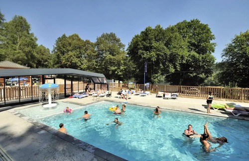 Treignac House | Flower Camping La Plage * - Mobile home Standard 27 m2 (2 bedrooms) + TV with an integrated terrace semi-covered 7m2 4 people