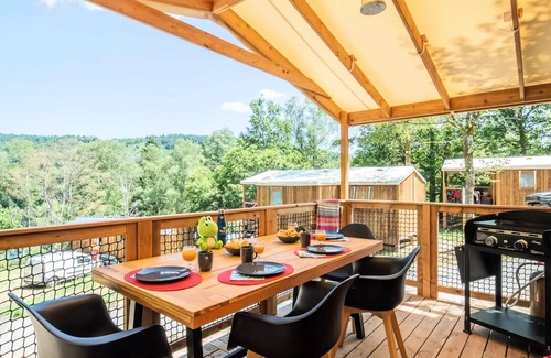Treignac House | Flower Camping La Plage * - Cosyflower Premium 38m2 (2 bedrooms) + TV + sheets + towels - of which covered terrace 10m2 5 people