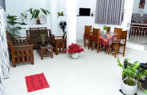 Ella House | Flower Top Ella