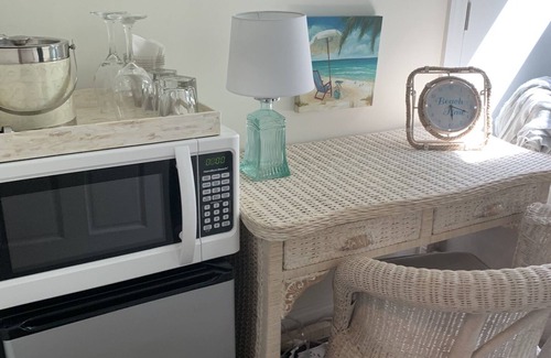 Summerville Historic District Cottage | Flowertown Cottage (4 Bed, 3.5 Bath, Full Kitchen, Living, Dining, Laundry)