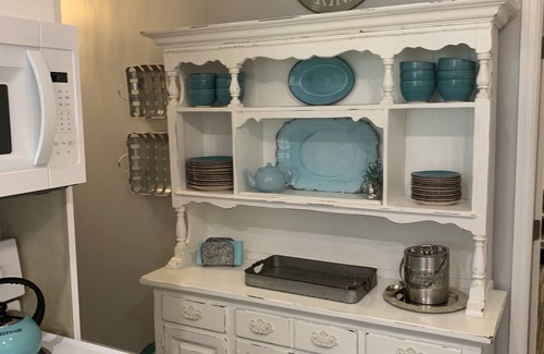 Summerville Historic District Cottage | Flowertown Cottage Downstairs Only (2 Bed, 1.5 Bath, Kitchen, Living, Laundry)