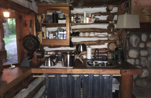 Town of Veteran Cabin | FLX Glamping Cabin 10 Min from Watkins Glen