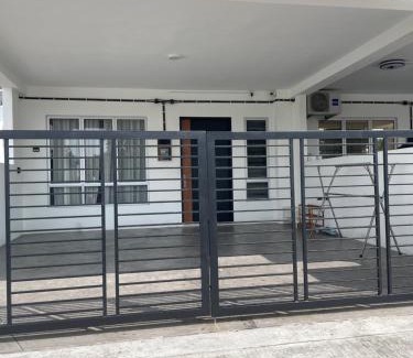 Bandar Sri Sendayan House | Fly! Homestay @ Sendayan