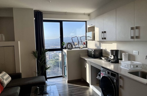 Rohrmoser Apartment | Flying away penthouse San José