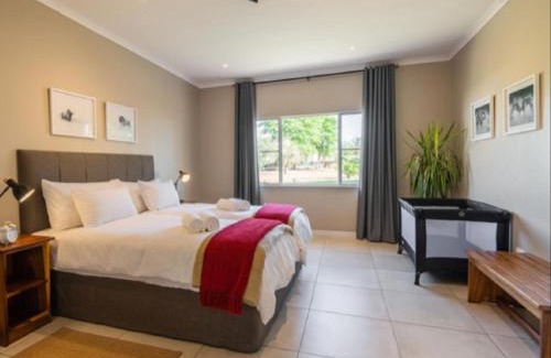 Mariental Apartment | Flying Ostrich Guesthouse & Self-catering Accommodation