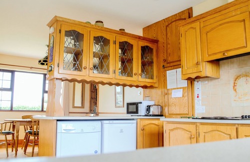 Miltown Malbay House | FLYNN'S COTTAGE, pet friendly, with open fire in Quilty, County Clare
