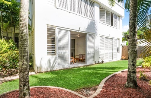 Bungalow Apartment | Focus on Spence - Stylish Poolside Retreat Minutes from Cairns CBD