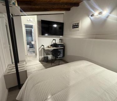 Rione XVIII Castro Pretorio House | FoffoSuite