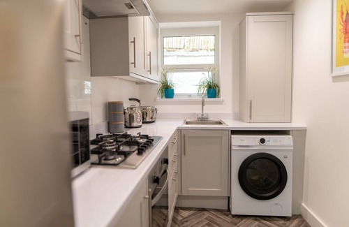 Folkestone House | Folkestone Townhouse sleeps 6 with parking
