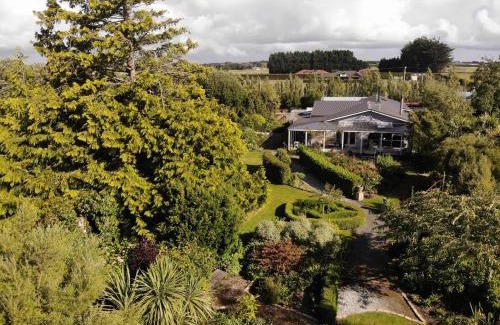 Invercargill Bed & Breakfast | Folster Gardens Bed and Breakfast